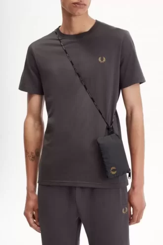 Buruşuk Naylon Askılı Erkek Çantaları Buruşuk Naylon Askılı Erkek Çantaları