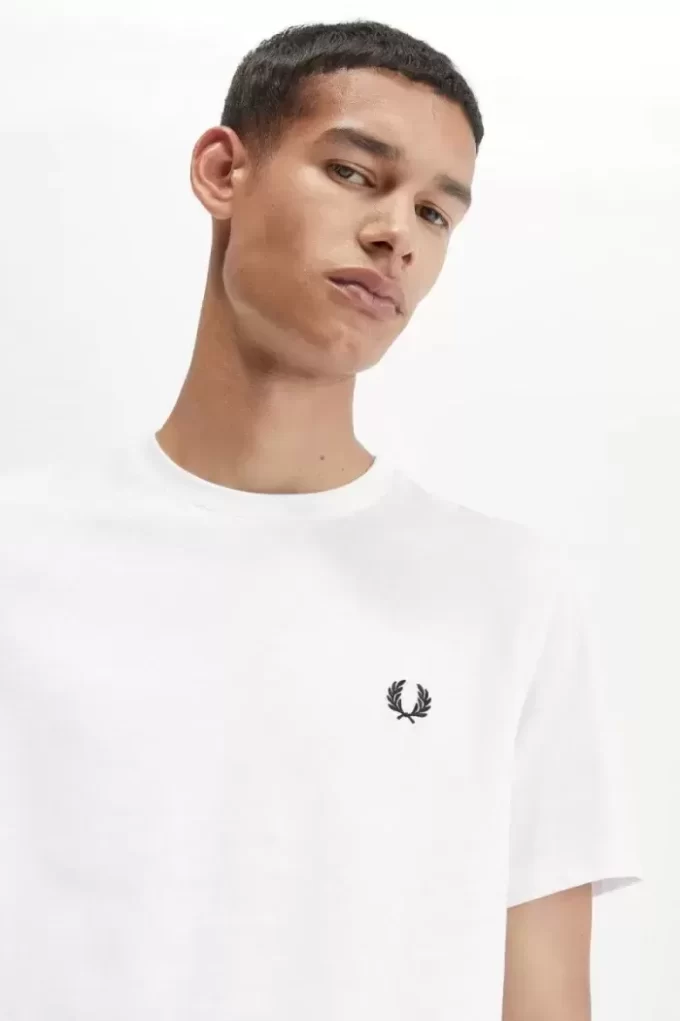 Defne Çelengi Grafik Erkek Tişörtü Defne Çelengi Grafik Erkek Tişörtü