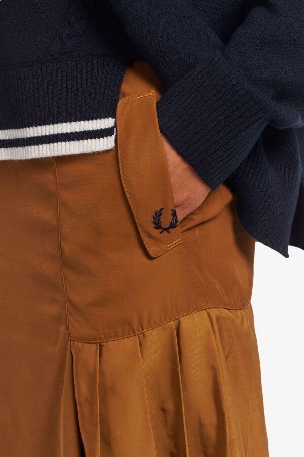 Fred Perry Pileli Etekler Fred Perry Pileli Etekler