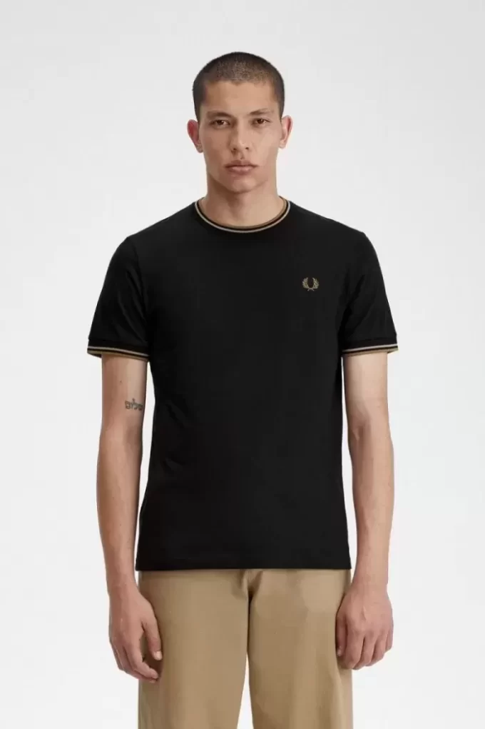 Çift Uçlu Erkek Tişörtü