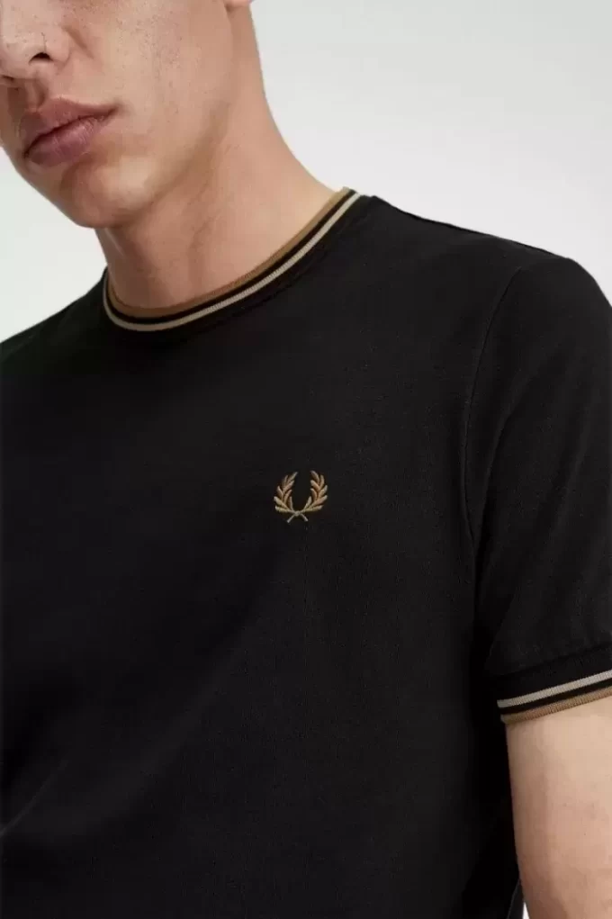 Çift Uçlu Erkek Tişörtü