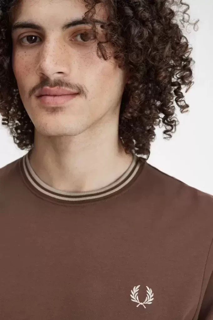 Çift Uçlu Erkek Tişörtü