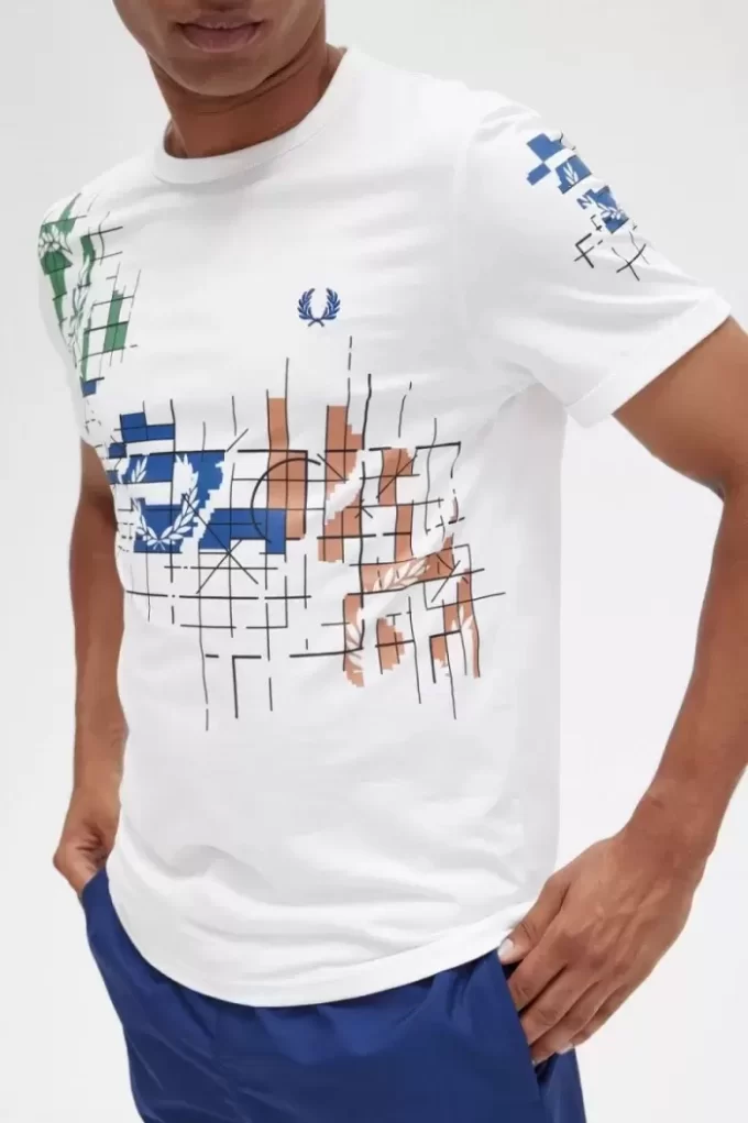 Kare Baskılı Erkek Tişörtü Kare Baskılı Erkek Tişörtü