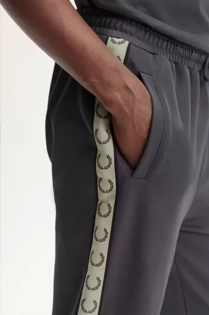 Kontrast Bantlı Erkek Pantolonu Kontrast Bantlı Erkek Pantolonu