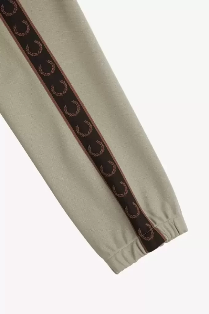 Kontrast Bantlı Erkek Pantolonu Kontrast Bantlı Erkek Pantolonu