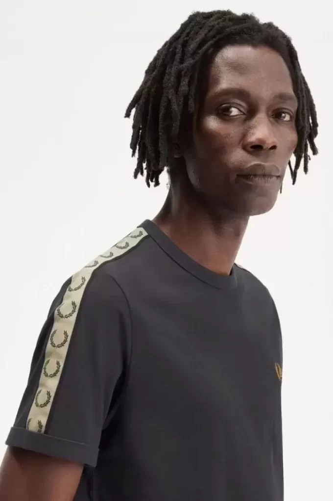 Kontrast Bantlı Zil Erkek Tişörtü