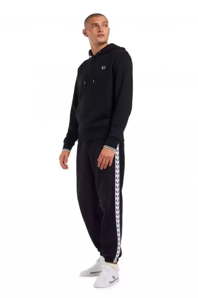 Uçlu Kapüşonlu Erkek Sweatshirtleri Uçlu Kapüşonlu Erkek Sweatshirtleri