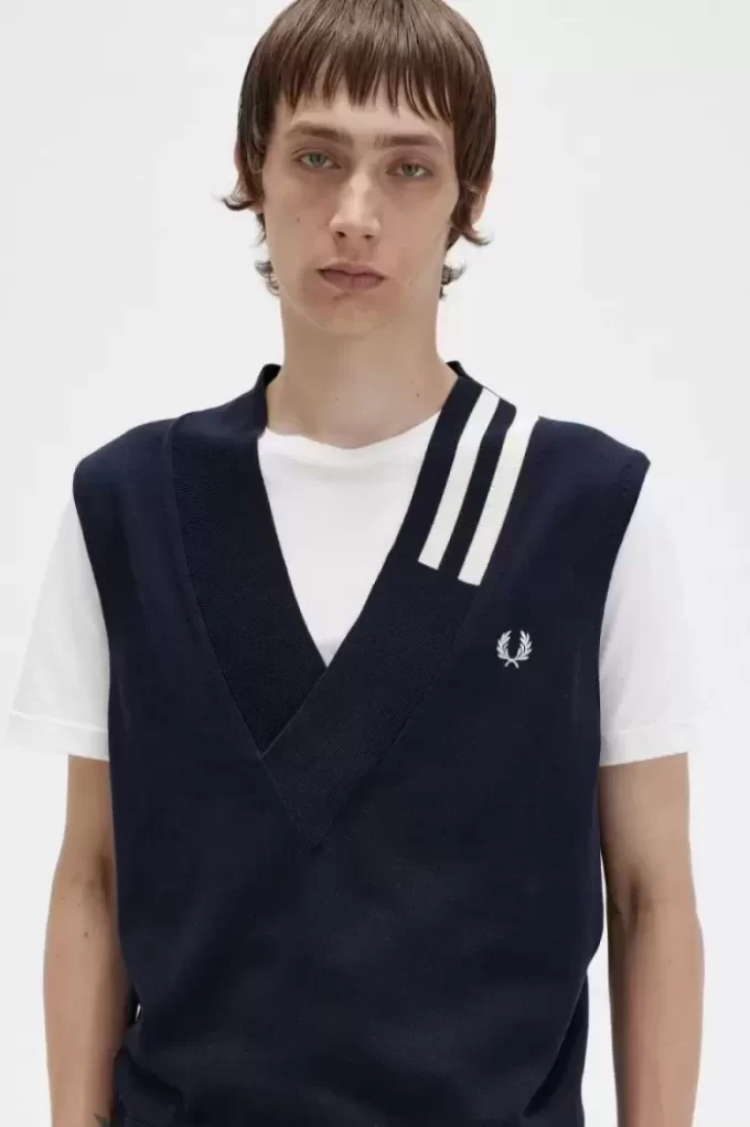 Uçlu V Yaka Örme Erkek Atletleri